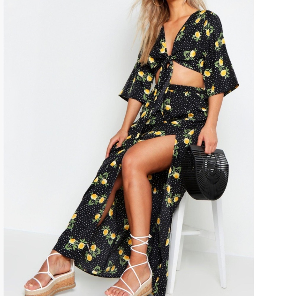 Floral 2 piece set.